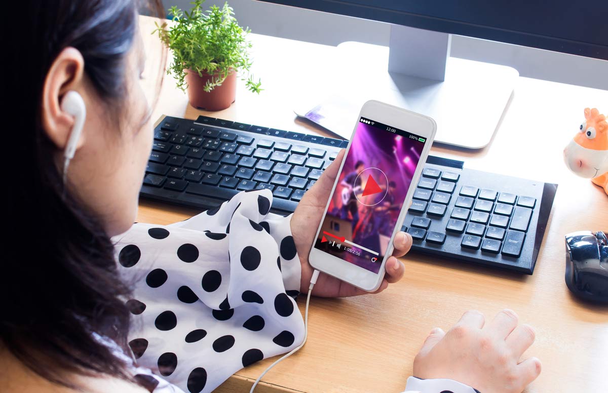 The "Shorts-to-Stream" Funnel: The Only Way to Grow on YouTube in 2026