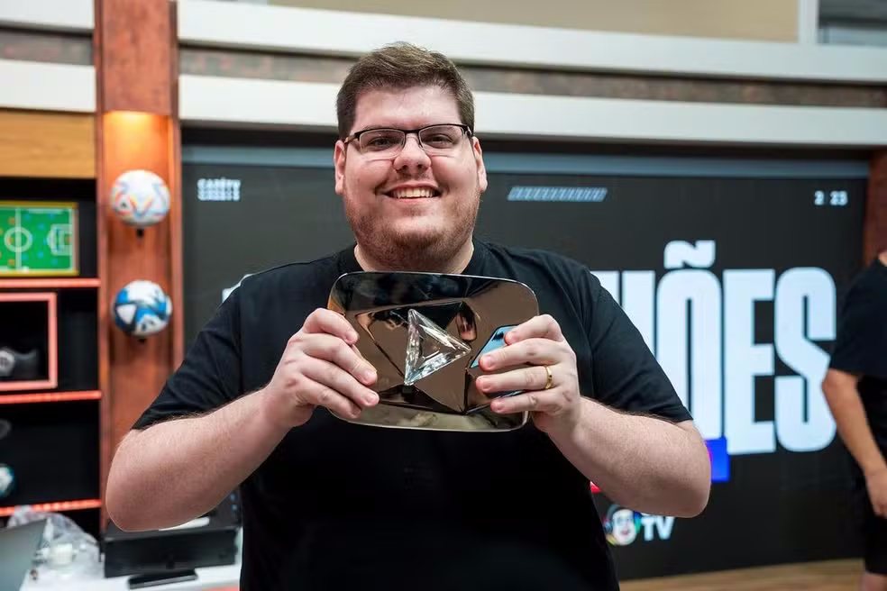 CazéTV: The YouTube Channel That Broke the TV Monopoly